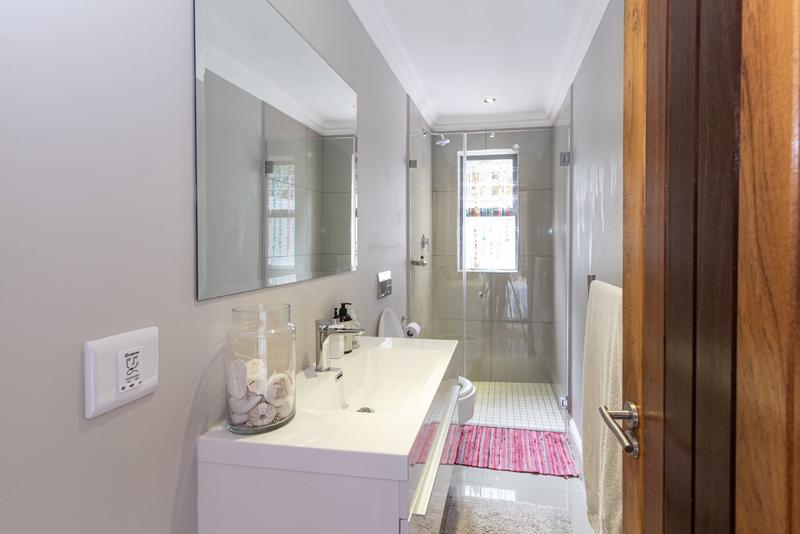 5 Bedroom Property for Sale in Belvedere Western Cape